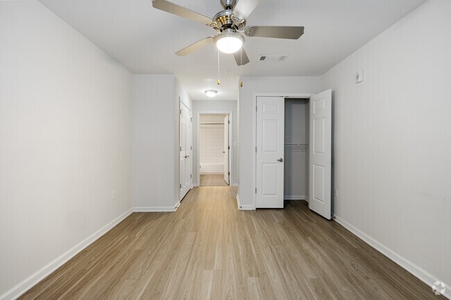 1BR, 1BA - 675SF - Bedroom