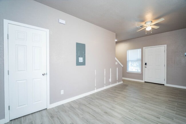 Photo - 234 Gould St