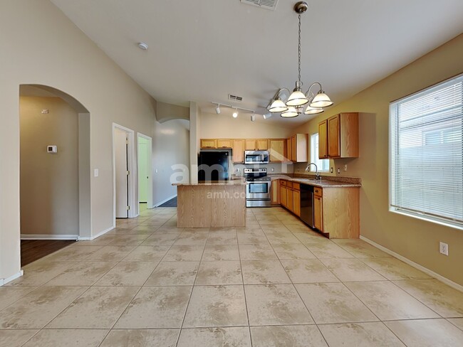 Photo - 45611 W Tulip Ln