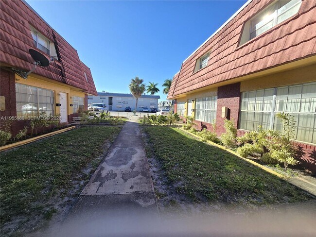 Photo - 5309 NW 27th St