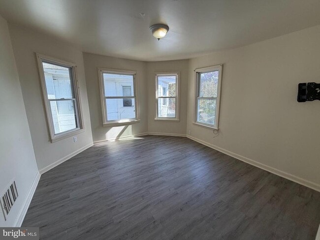 Photo - 110 W Main St Unidad B