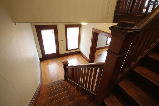 Photo - 753 Academy St