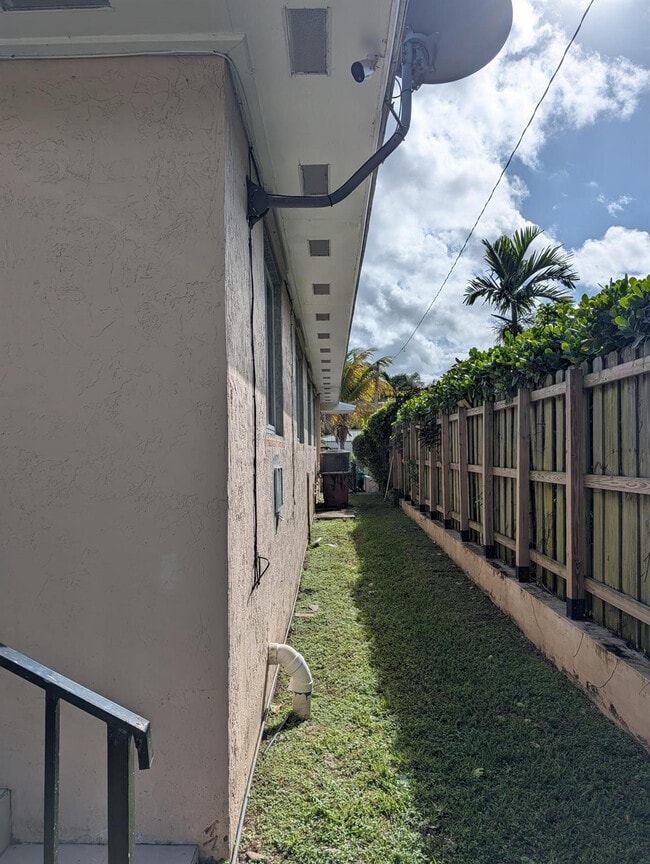 Photo - 1571 NE 109th St Unidad 3