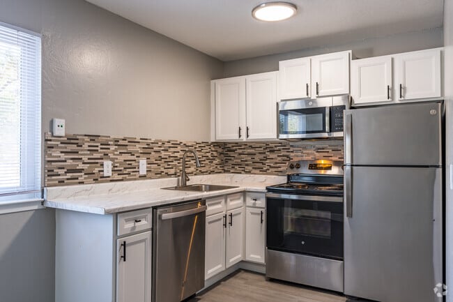 2 habitaciones, 1 baño - 750 pies cuadrados - Cocina - Davis Properties