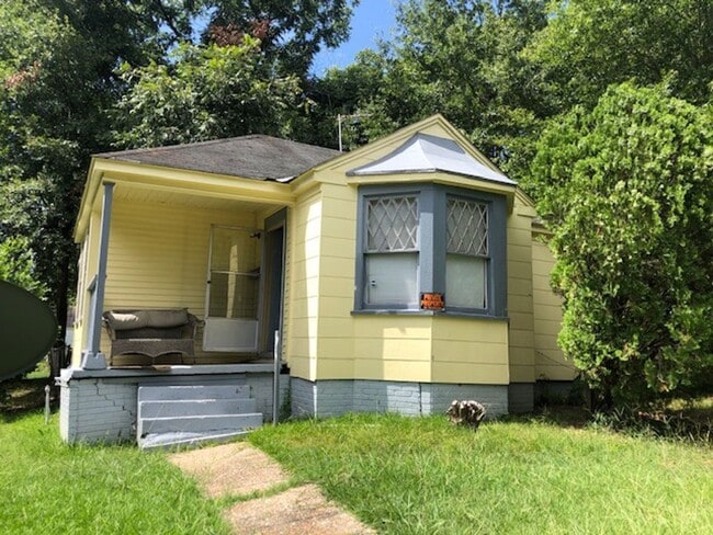 Photo - 1501 Belwood St House