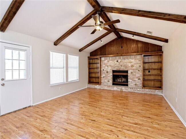 Photo - 604 Hill Cove