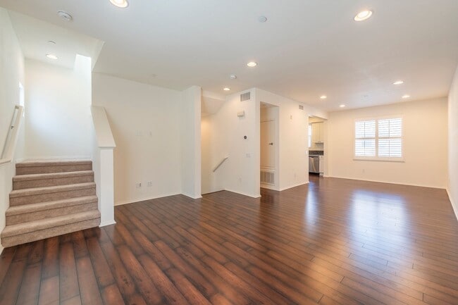 Photo - Ocean, #104 Unit 5545 Ocean