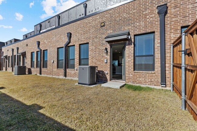 Photo - New Stunning Townhouse for Rent!