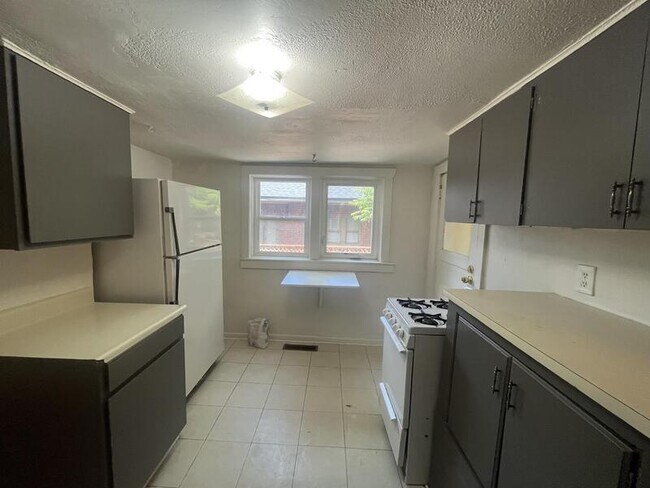 Photo - 921 Princeton Ave S