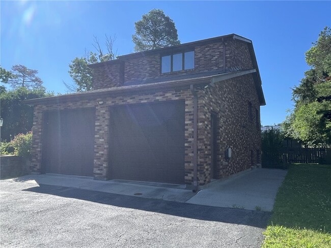 Building Photo - 1109 Triphammer Rd