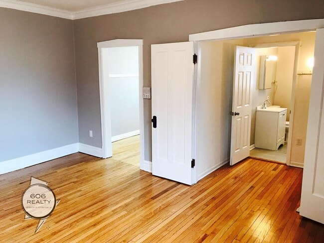 Photo - Old Irving Park Apts for Rent! Unit 3932-3C