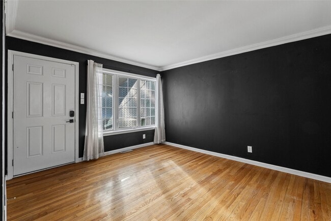 Photo - 835 N Forest Ave