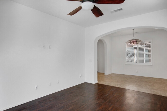 Photo - 607 Calle Vibrante