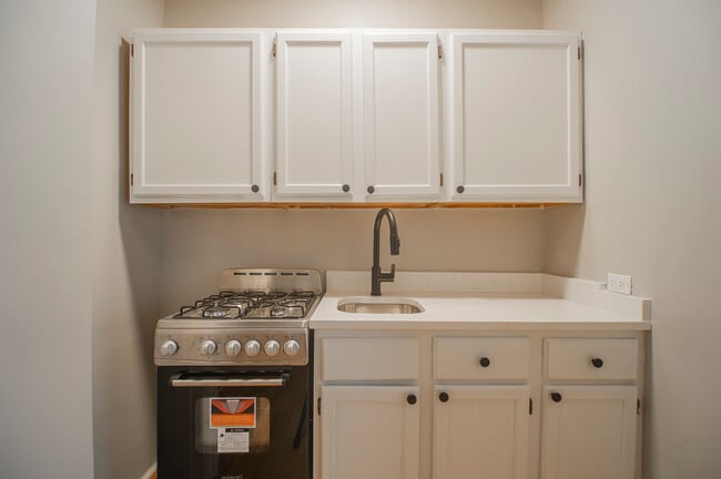 Photo - 1414 W Pratt Blvd Unit 414