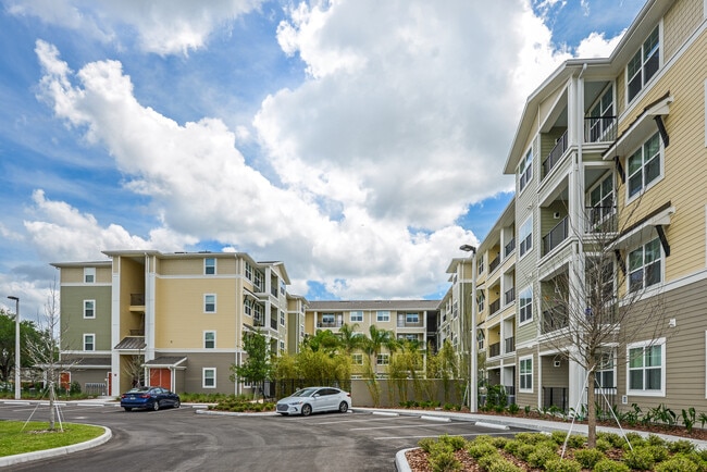 El exterior de San Juan - The San Juan Senior Living