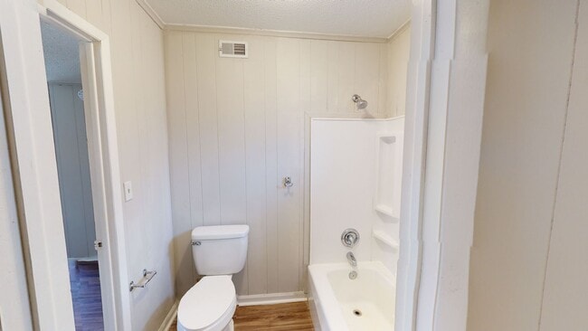 Photo - Pinopolis Apartments