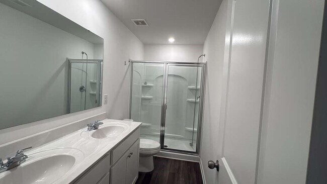 Photo - 145 Star Ct