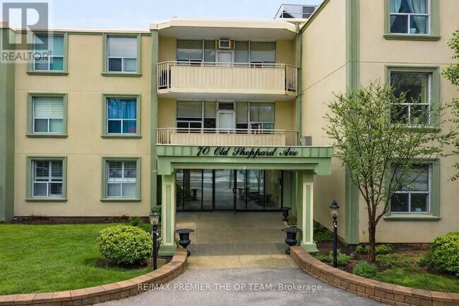 Photo - 70 Old Sheppard Ave Unité 212