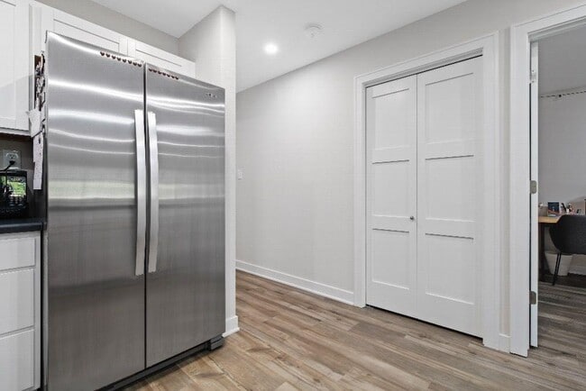 Photo - 1709 W State St