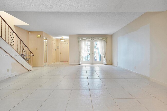 Photo - 712 NE 27th Ave