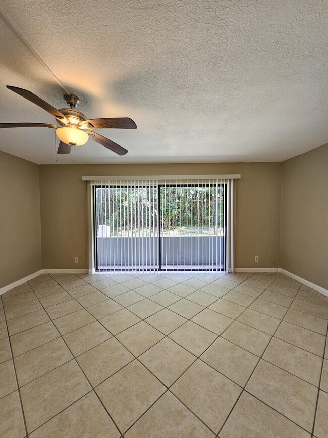 Building Photo - 2050 N Congress Ave Unit 108 Rental