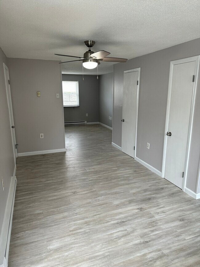1081 New Haven Rd Unit APT 3D Condo for Rent in Naugatuck, CT