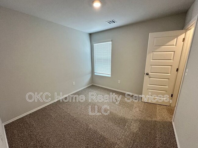 Photo - 618 NW 119th St