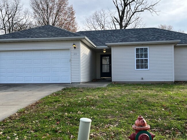 Building Photo - A new year A new home ....Price Drop !!! G...