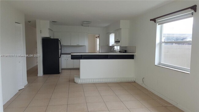 Photo - 3689 NW 14th St