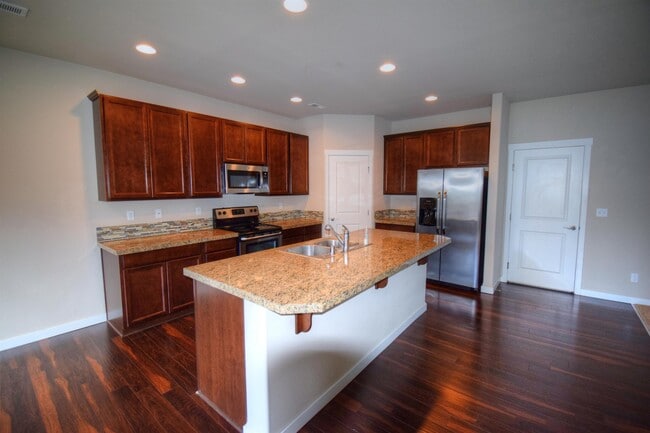 Photo - 5207 51st Way SE