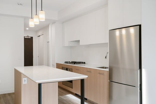 Photo - 730-502 2 Ave SW