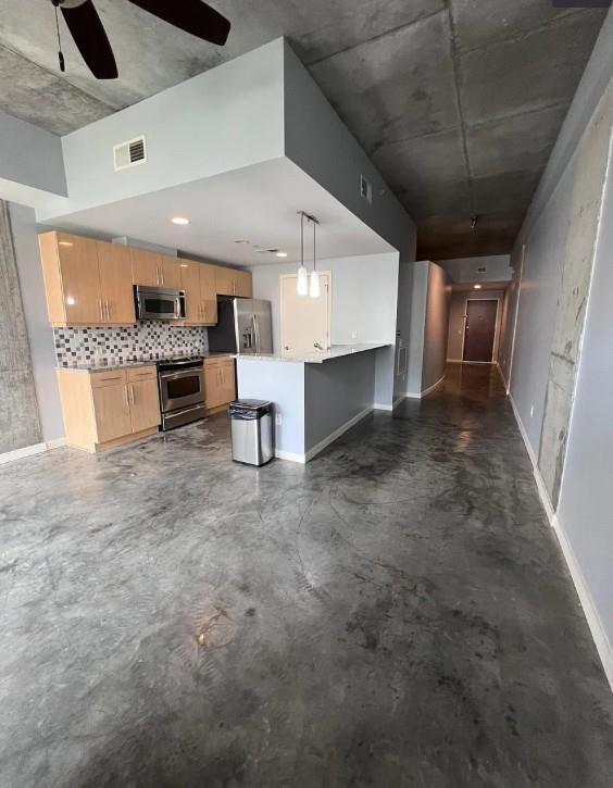 Building Photo - 335 W Ponce de Leon Ave Unit 411 Rental
