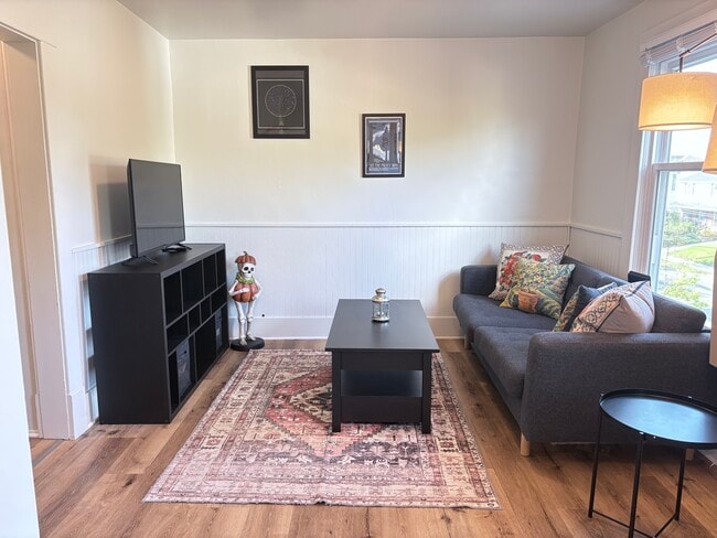 Photo - 426 Leonard St NE Unit B