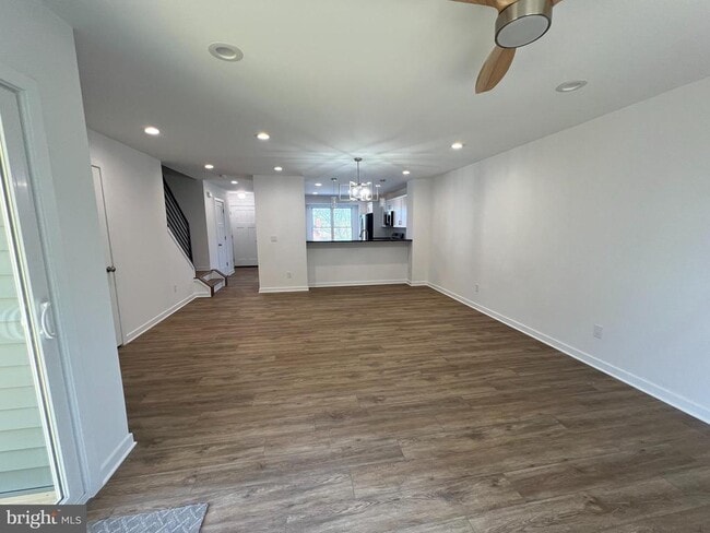 Photo - 352 W 11th St