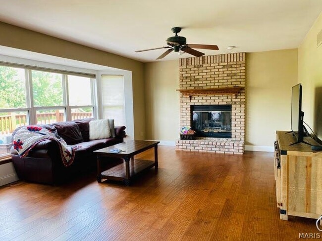 809 Barklage Ct