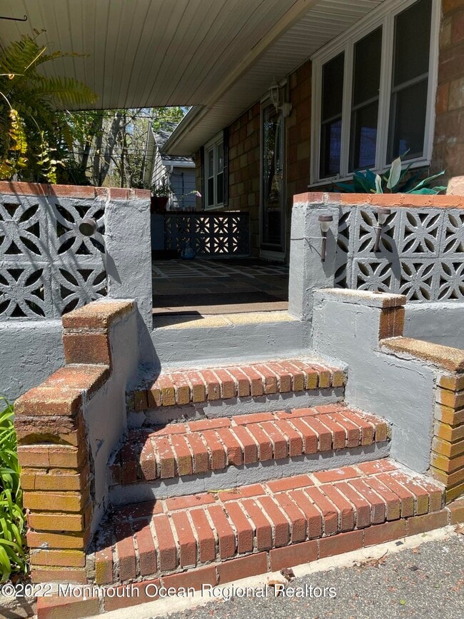 10 Smith St
