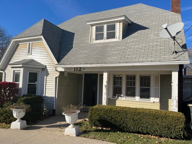 Building Photo - 112 Chicago Rd