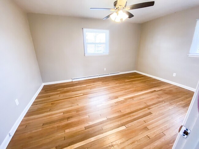 Photo - 1001 W Badger Rd