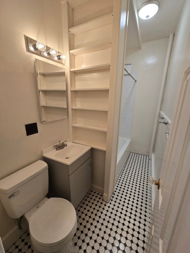 Photo - 46 Kelly Pky Unidad 204