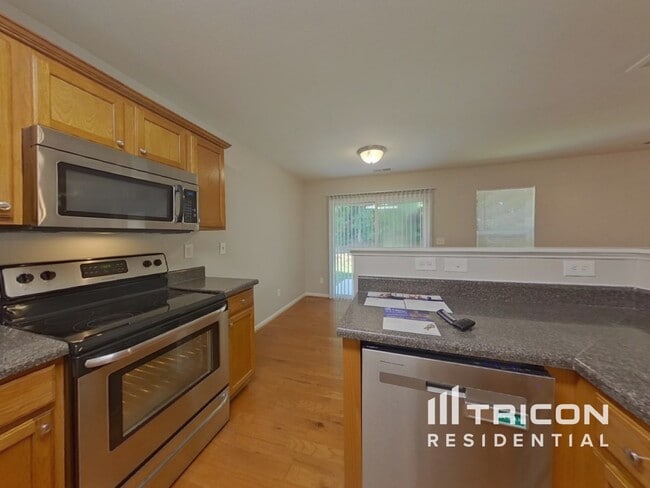 Photo - 7029 Sunman Rd