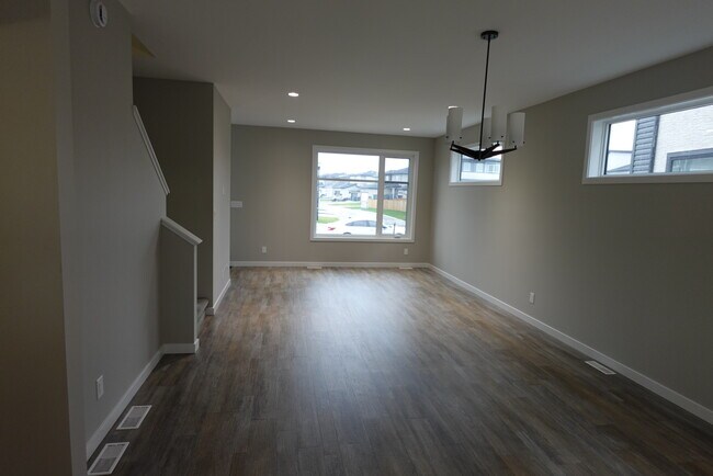 Vast sized Living room - 41 Firestone Dr