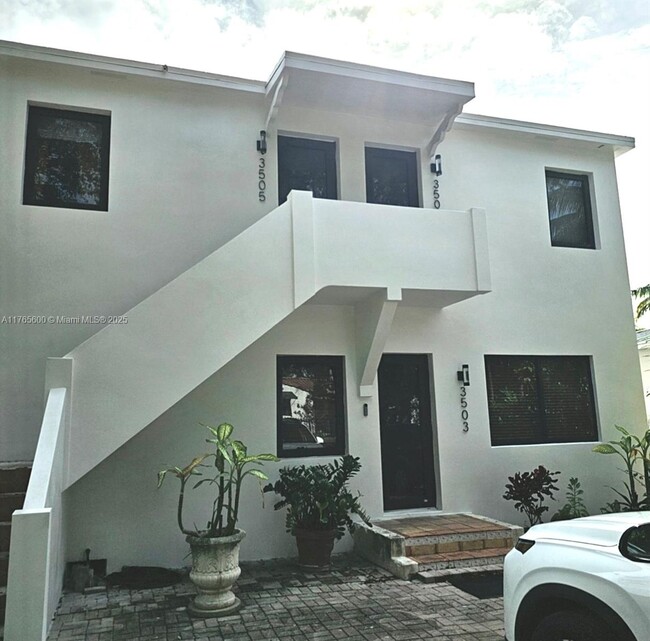 Photo - 3505 SW 1st Ave Townhome