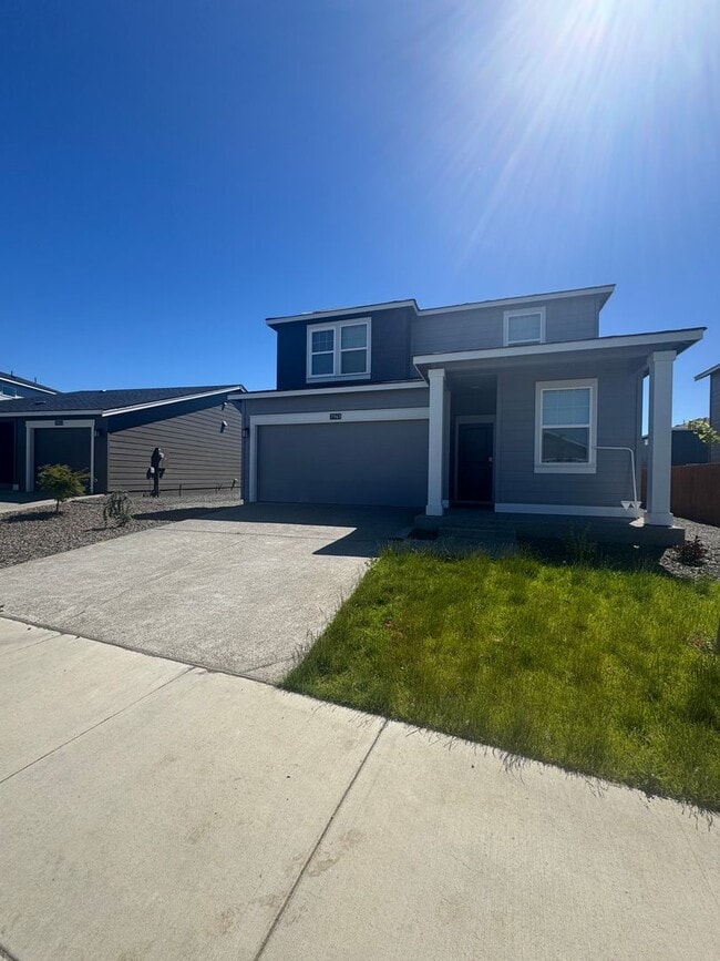 Building Photo - 4-Bedroom Home with Low-Maintenance Landscaping