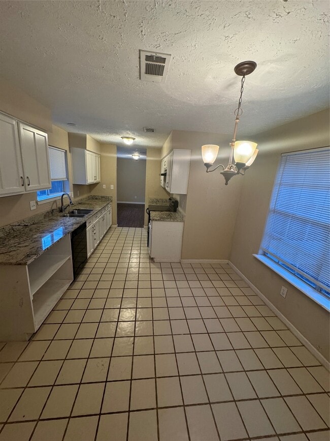Photo - 13418 Oak Ledge Dr
