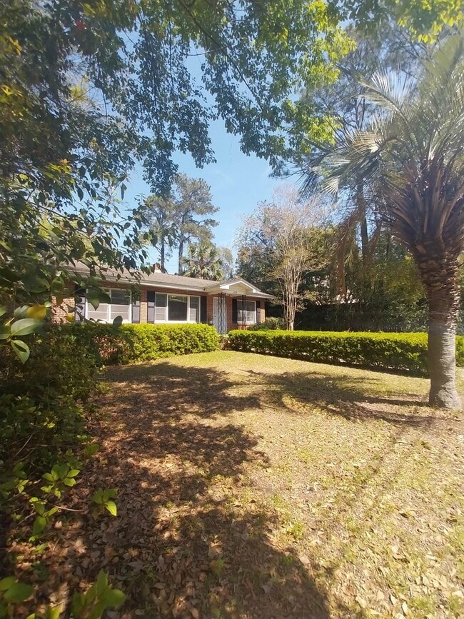 Photo - 1428 Charlotte St