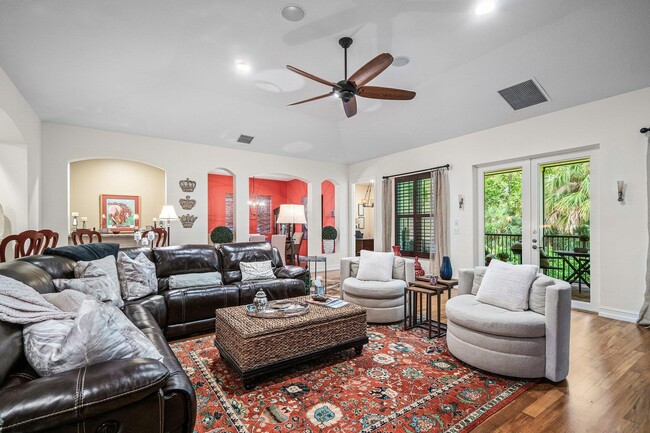 Photo - 307 Chambord Terrace