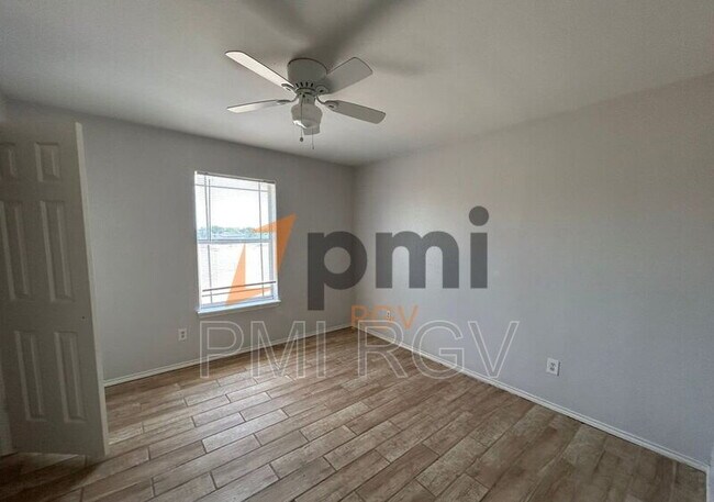 Photo - 2017 Graham Ave Unidad 7