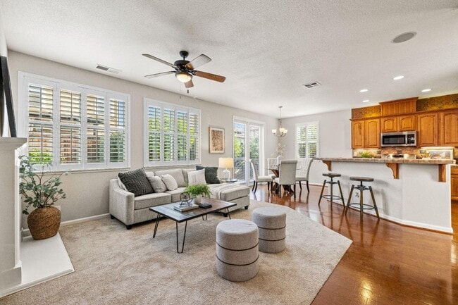 Building Photo - Beautiful 4 Bedroom 3 Bath Home with 2 Car...