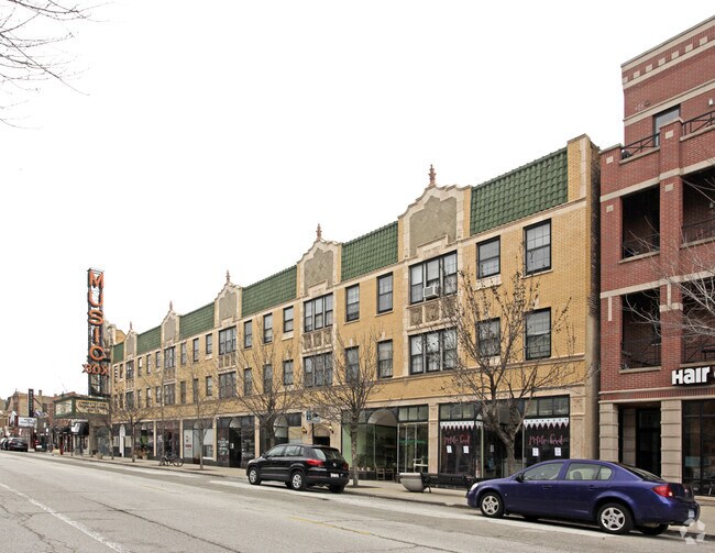 Photo - 3713-3733 N Southport Ave