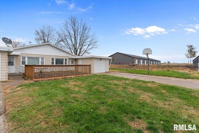 Photo - 925 2nd Ave E